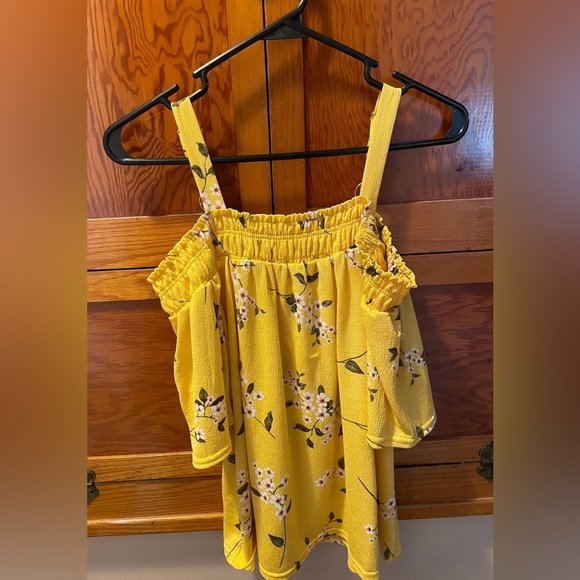 Marshall’s NWT Cold Shoulder Yellow Floral Blouse - Picture 2 of 3
